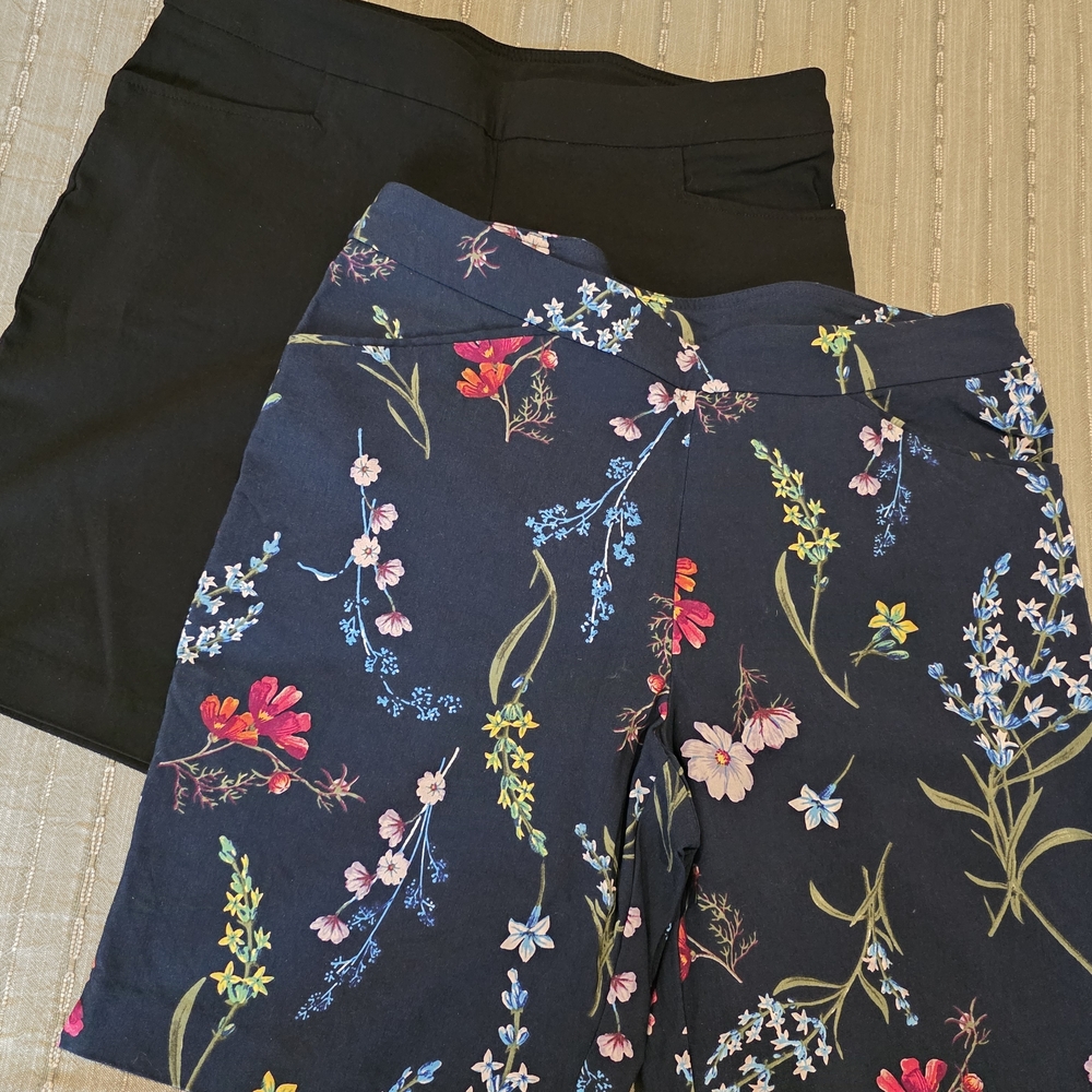 Time and Tru Floral and Black Short Bundle